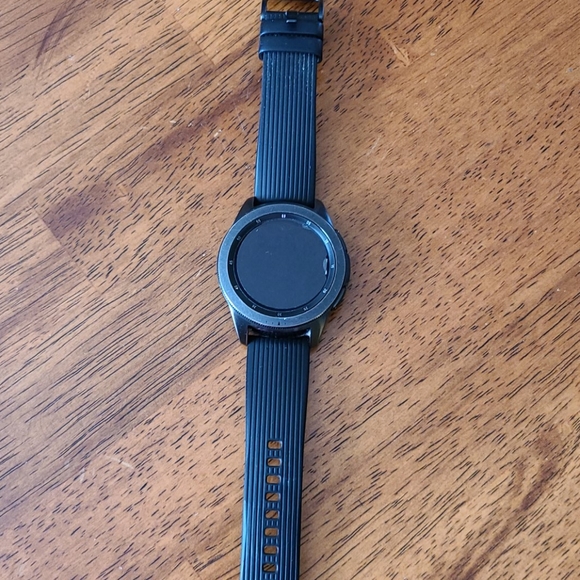 Samsung Galaxy Watch - Picture 2 of 7